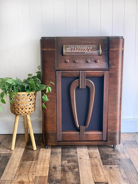 Old Truetone, with a more modern Record Changer