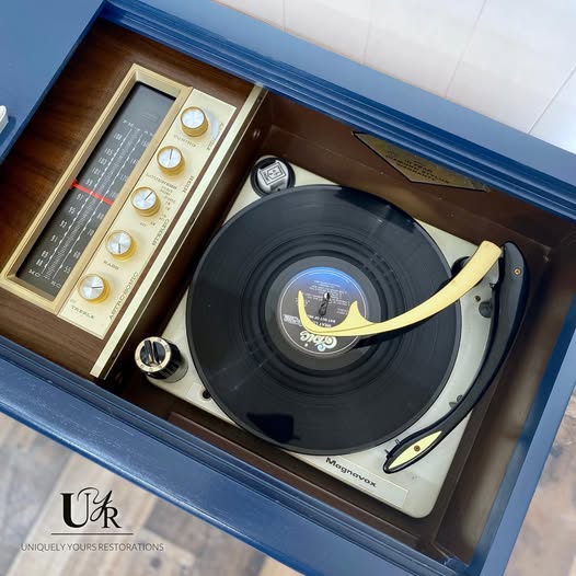 Magnavox (Blue and Gray)