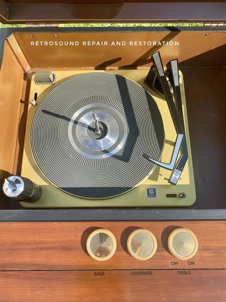 Magnavox Record Player