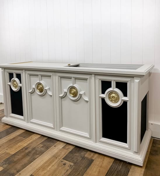 Magnavox - "Grey Beast"