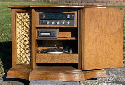 Magnavox Credenza ($500.00 USD)