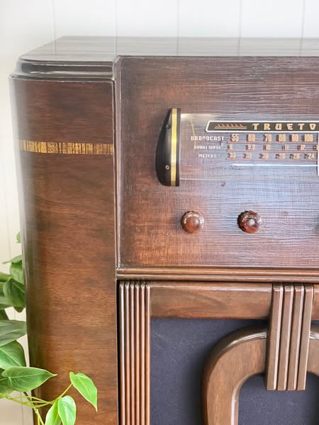 Old Truetone, with a more modern Record Changer