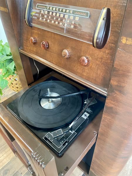 Old Truetone, with a more modern Record Changer