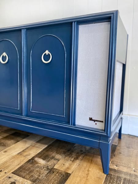 Magnavox (Blue and Gray)