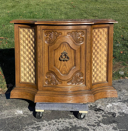 Magnavox Credenza ($500.00 USD)