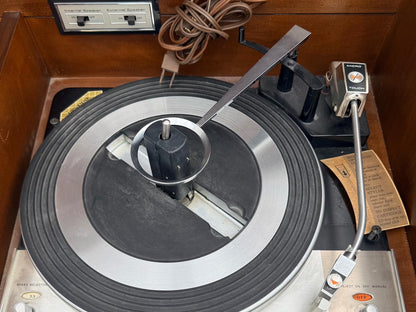 Zenith Y960 with 8-track ($2900.00 USD)