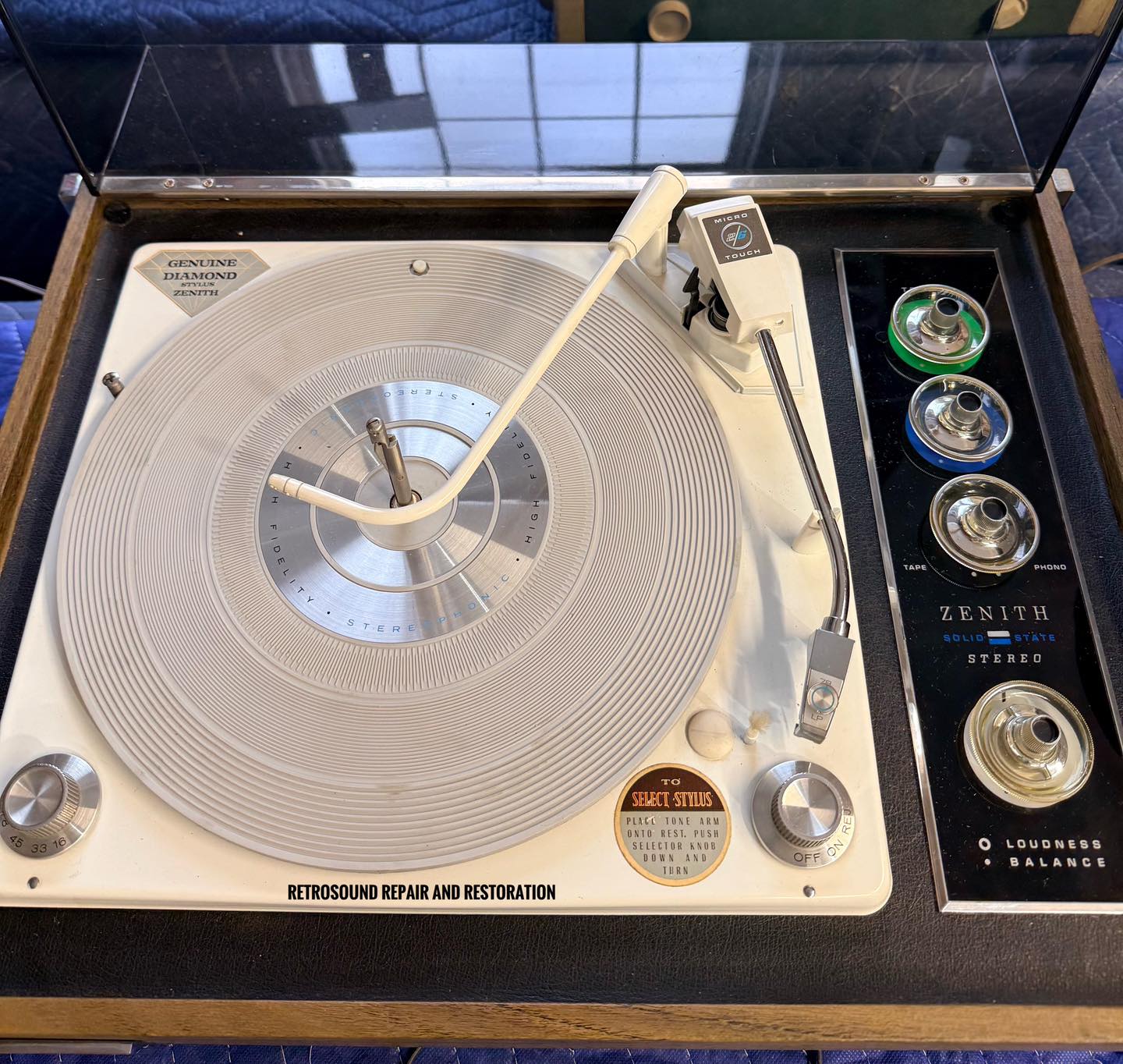 Zenith - Circle of Sound Record player