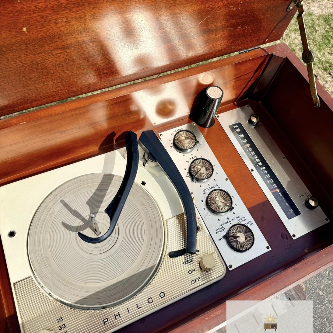 Philco High Fidelity ($1,475.00 USD)