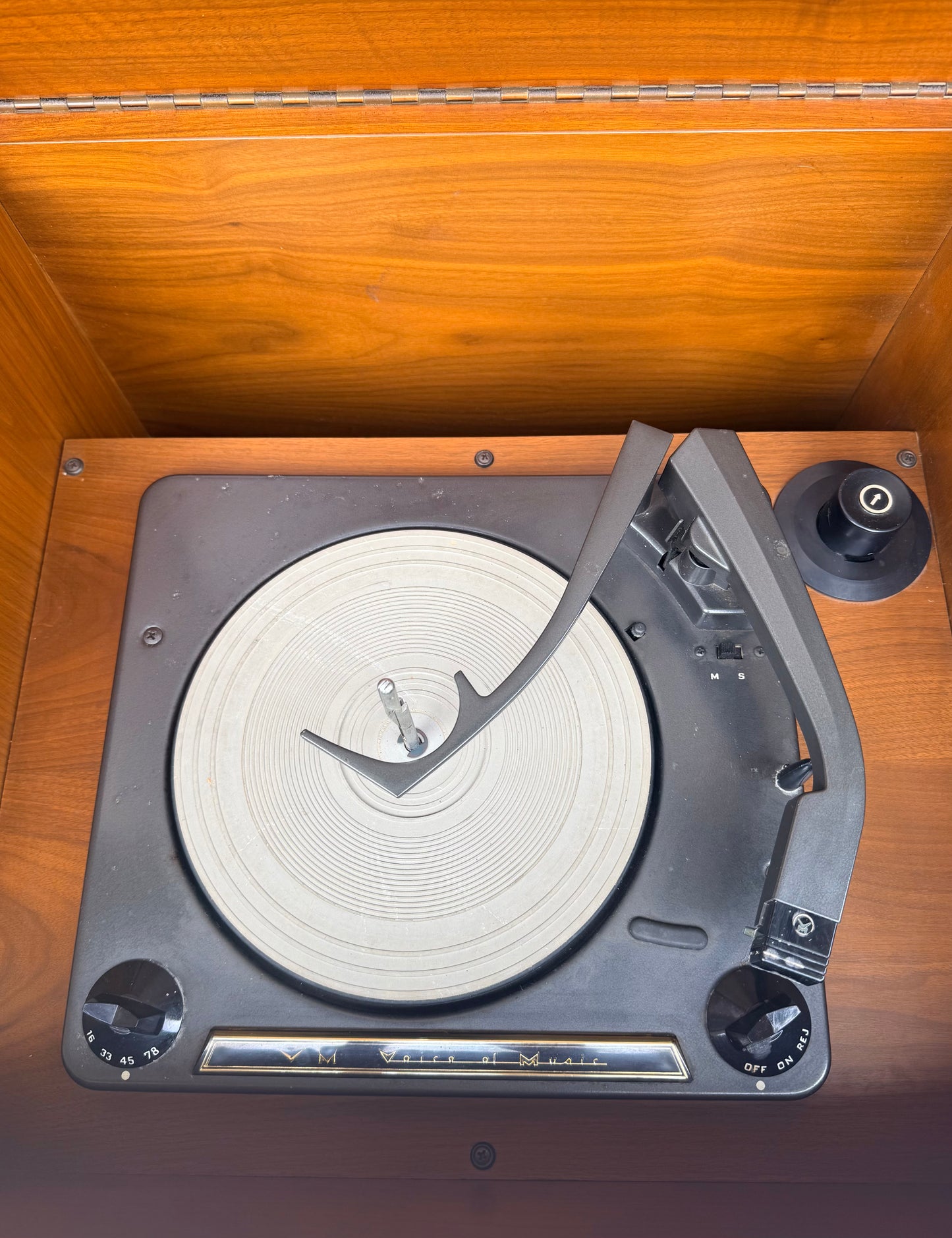 V-M Model 1000