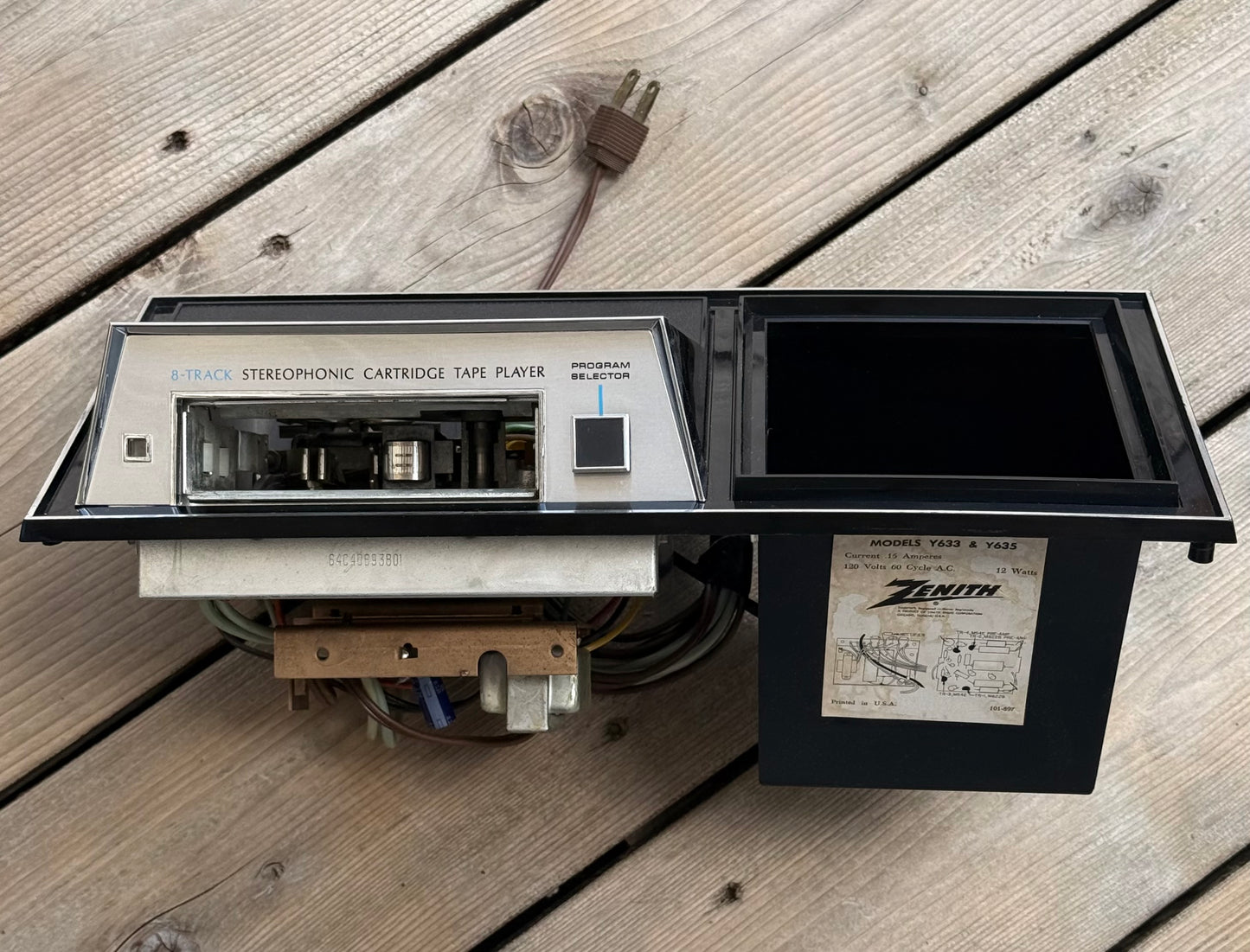 Vintage Zenith Solid State 8-Track Tape Player (Model Y633 / Y635) – Fully Restored