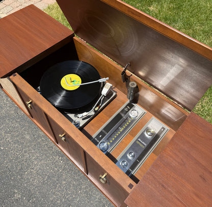 ✨Zenith Stereo Console - SHIPPING INCLUDED